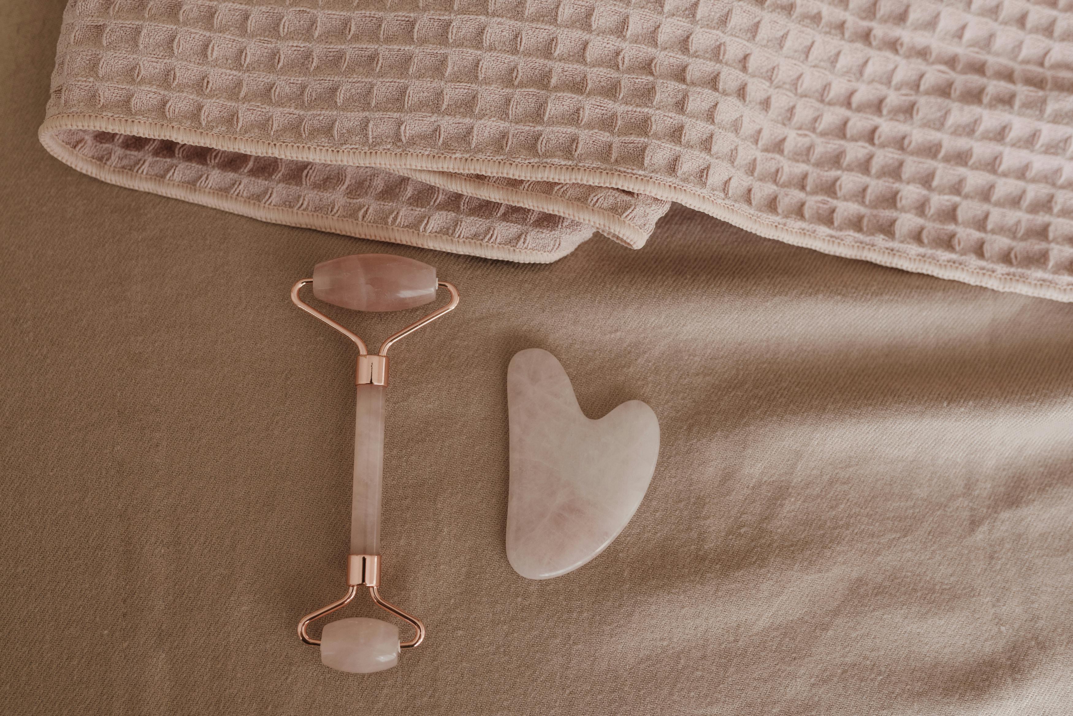 Rose Quartz Gua Sha & Facial Roller Set